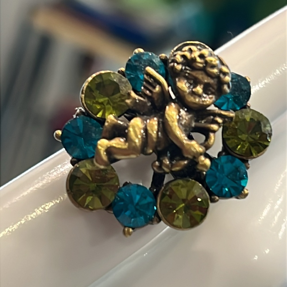 Cherub Ring with Adjustable Band. Green & Blue Rhinestones on a copper setting - Picture 2 of 8